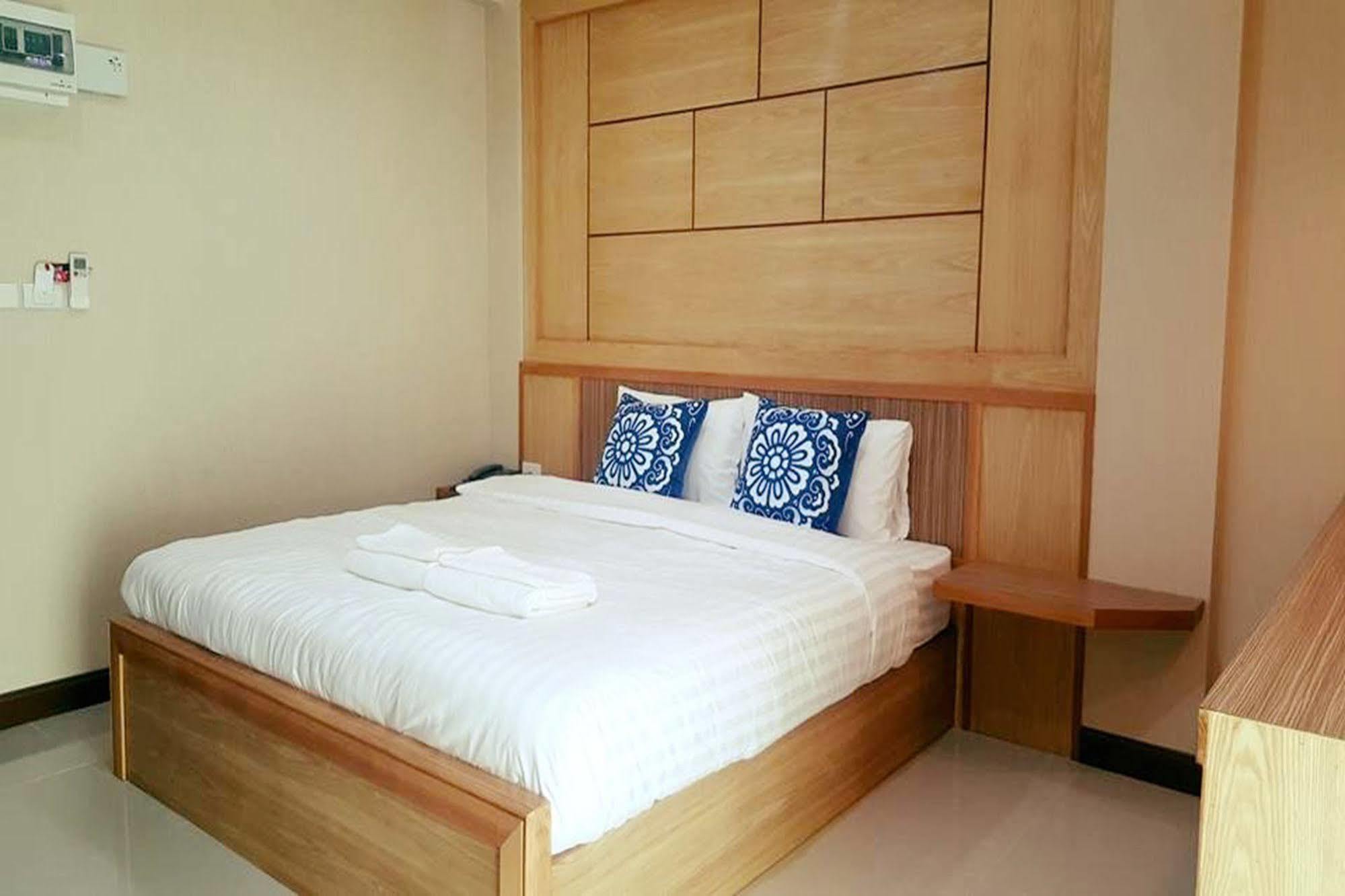 Hotel Monmuang Chiang Mai Esterno foto