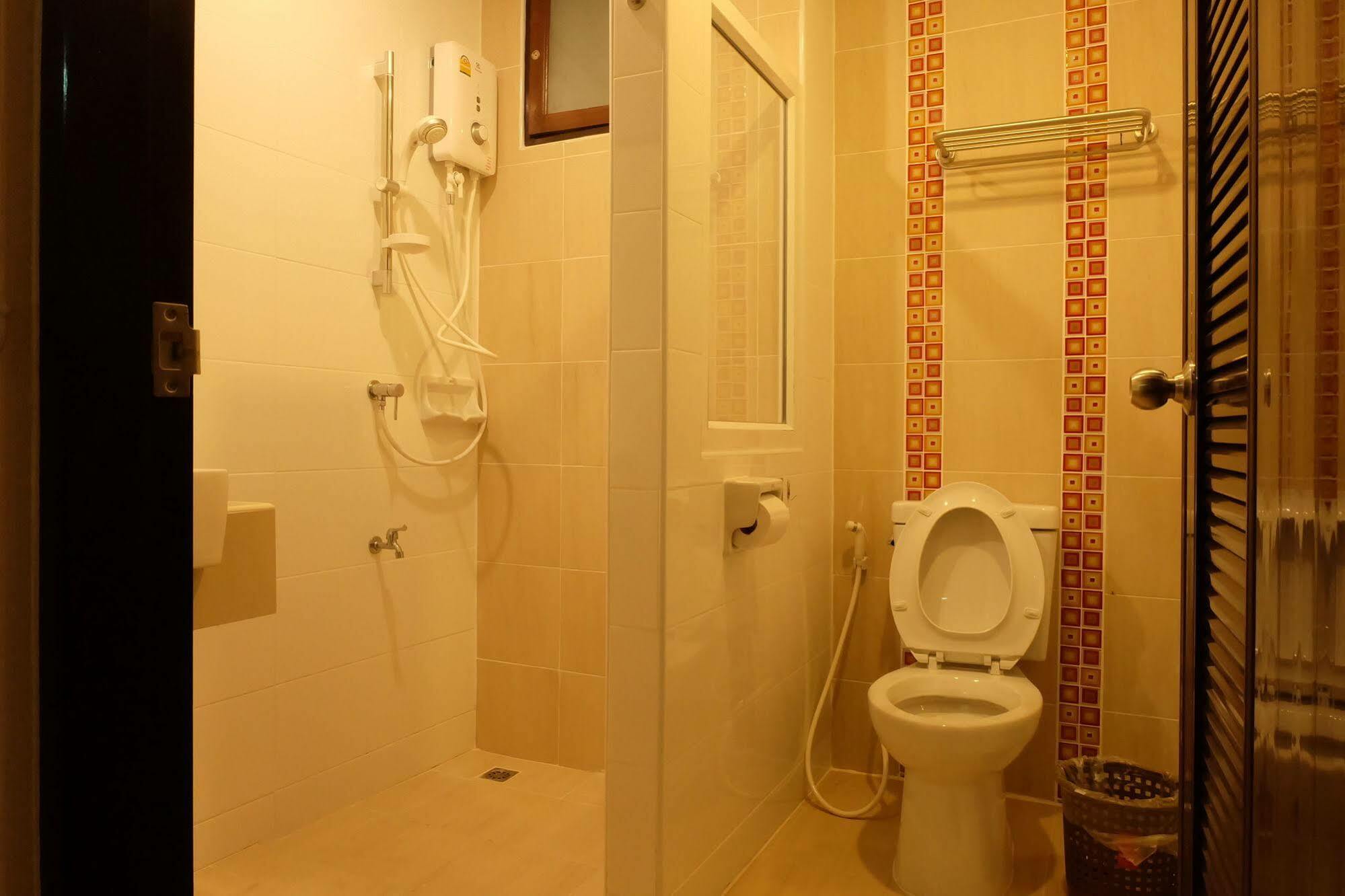 Hotel Monmuang Chiang Mai Esterno foto
